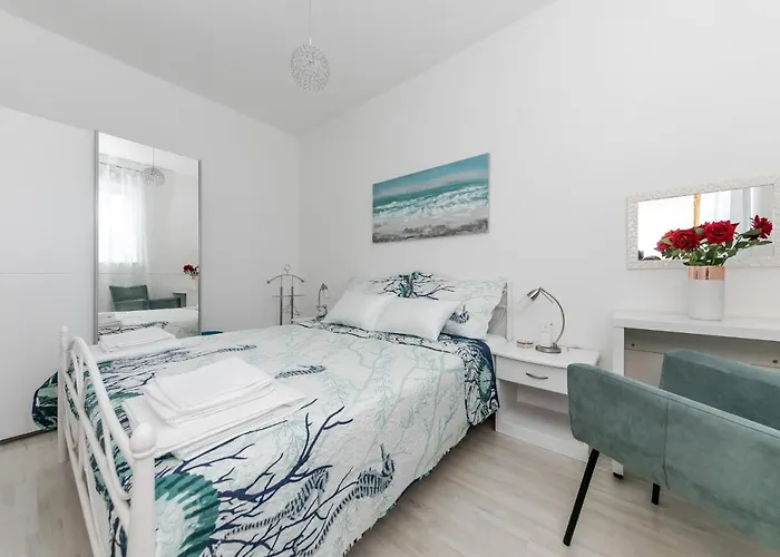 Zajc アパート トロギール