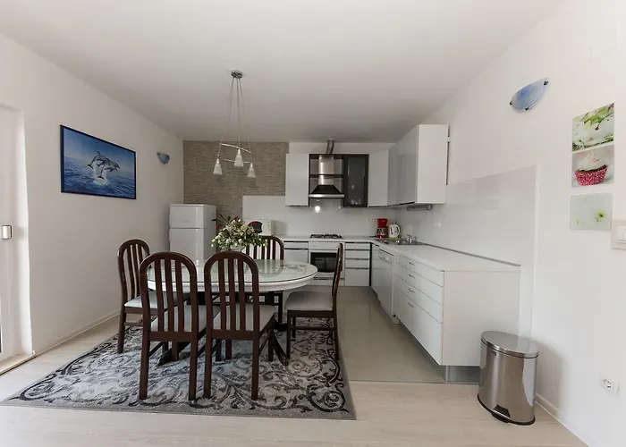 Zajc アパート トロギール