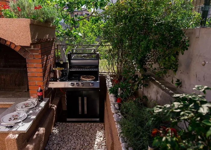 Zajc アパート トロギール